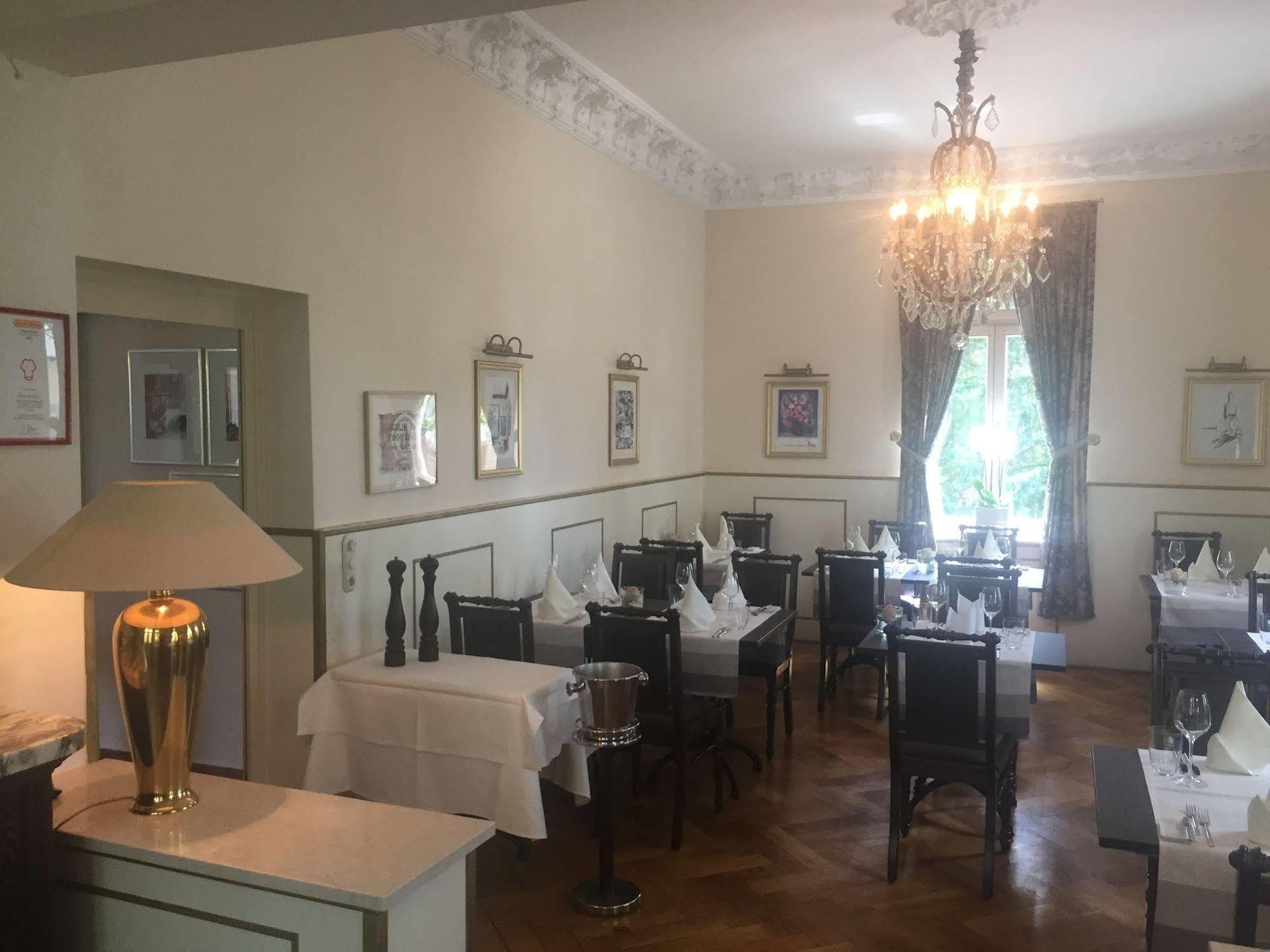 Hotel Villa Herzog Дрезден Екстериор снимка